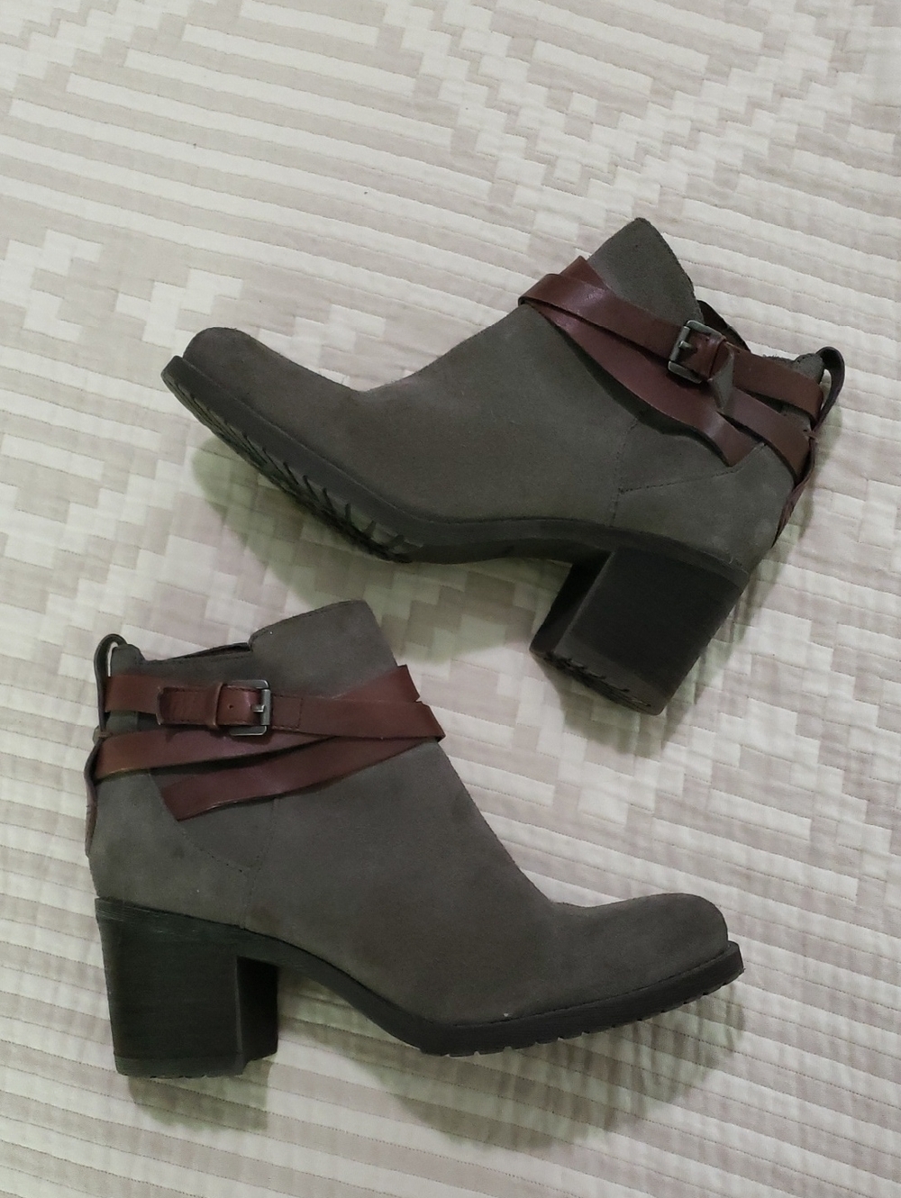 Sam Edelman Heeled Boots 7 1/2 Ankle Booties Grey